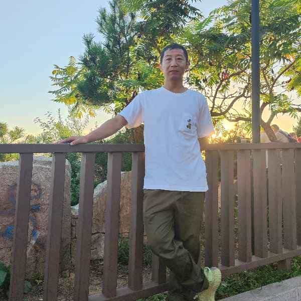 47岁岁辽宁单身帅哥 - 海东吉缘网